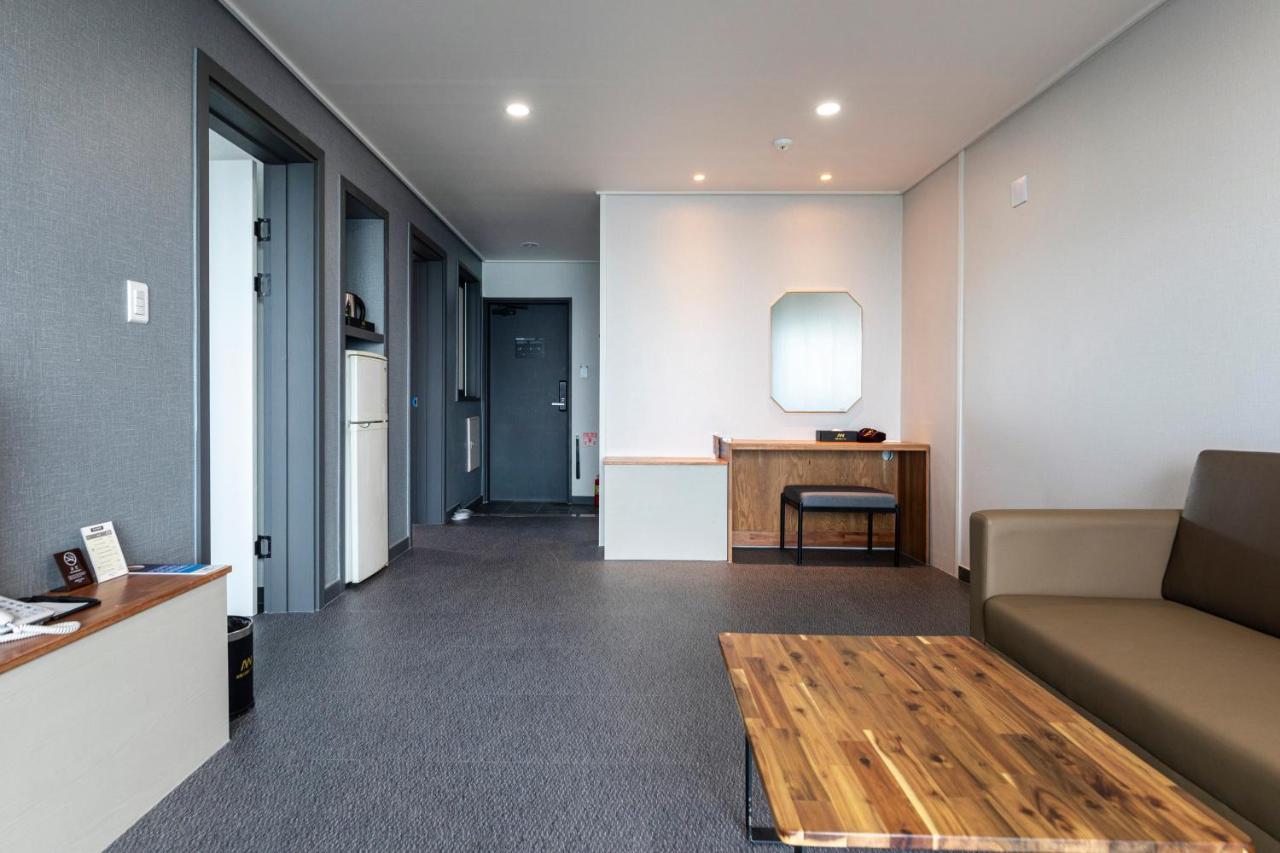 Aewol Stay In Jeju Hotel&Resort Extérieur photo